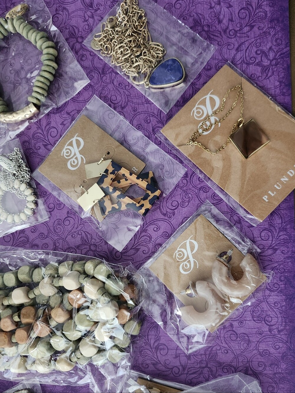 24 Piece Plunder Jewelry + Velvet Pouches for Each Piece Gift Stockings Lot 1
